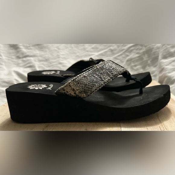 Yellow Box Women's Nador Platino Flip Flops Brown Snakeskin Size 7.5 - Picture 4 of 7